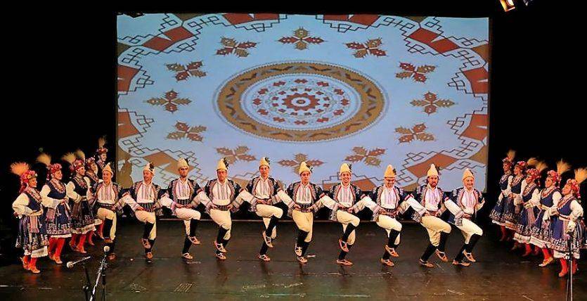 Фолклорен танцов ансамбъл Жар